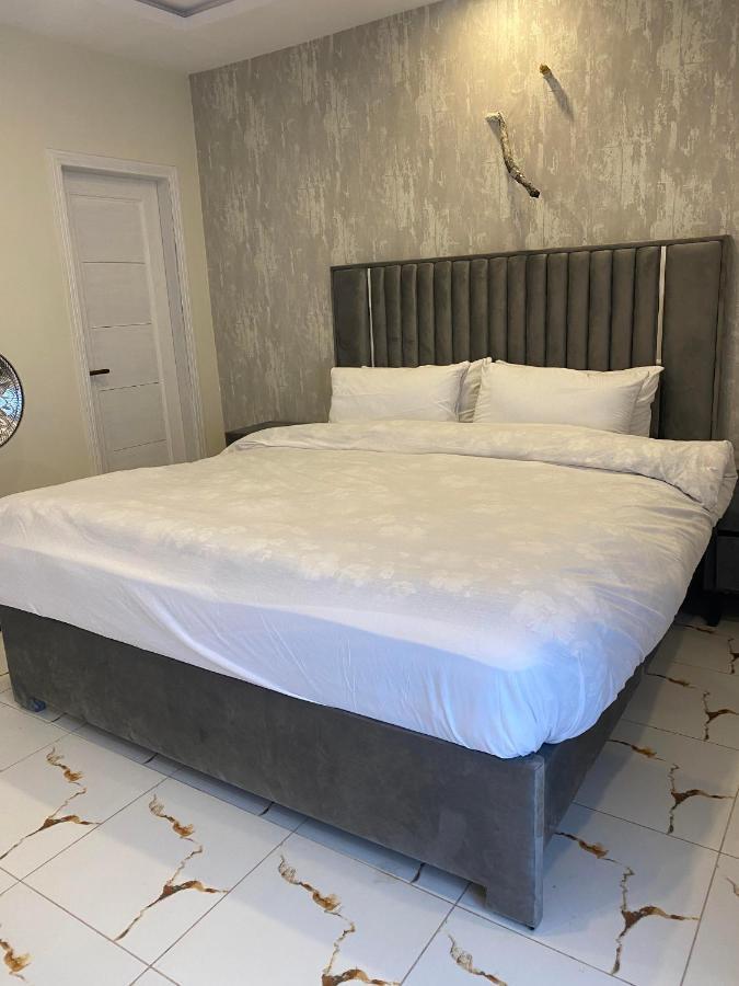 Luxe Suites Bahria Town 라호르 외부 사진