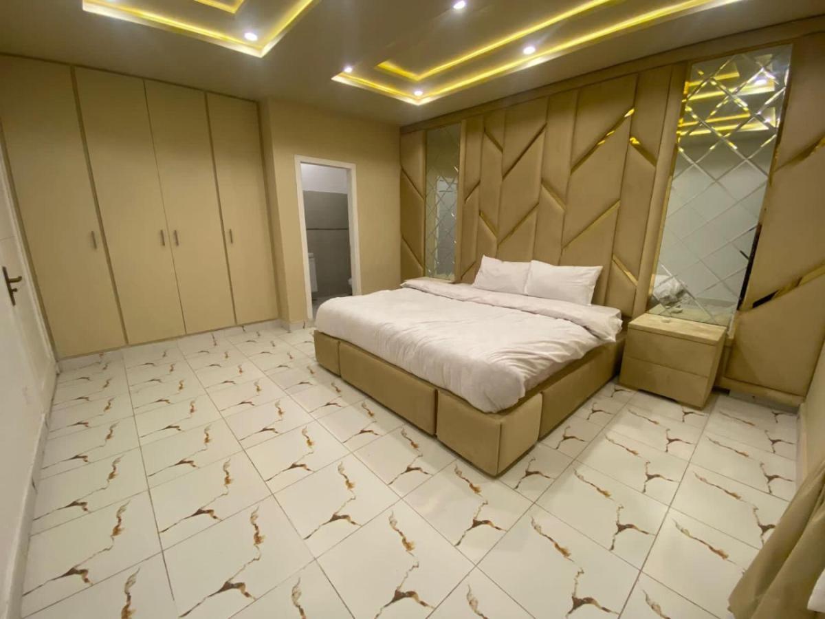 Luxe Suites Bahria Town 라호르 외부 사진