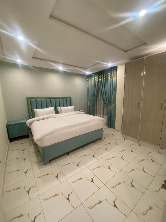 Luxe Suites Bahria Town 라호르 외부 사진