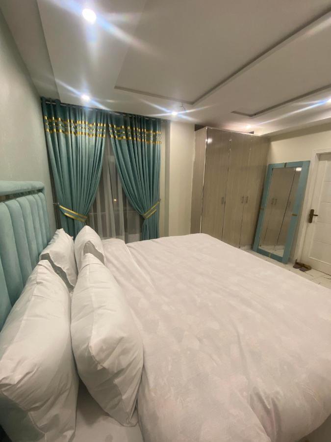 Luxe Suites Bahria Town 라호르 외부 사진