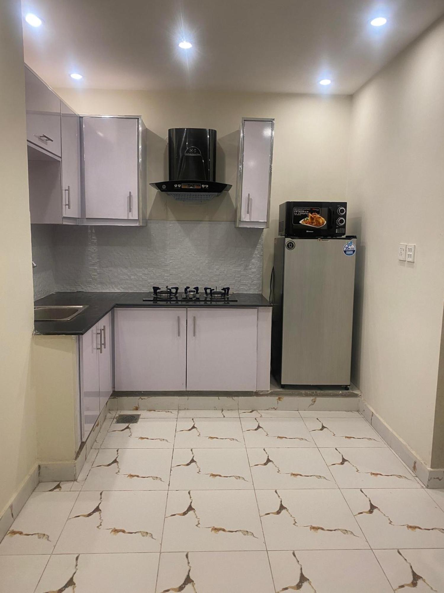 Luxe Suites Bahria Town 라호르 외부 사진