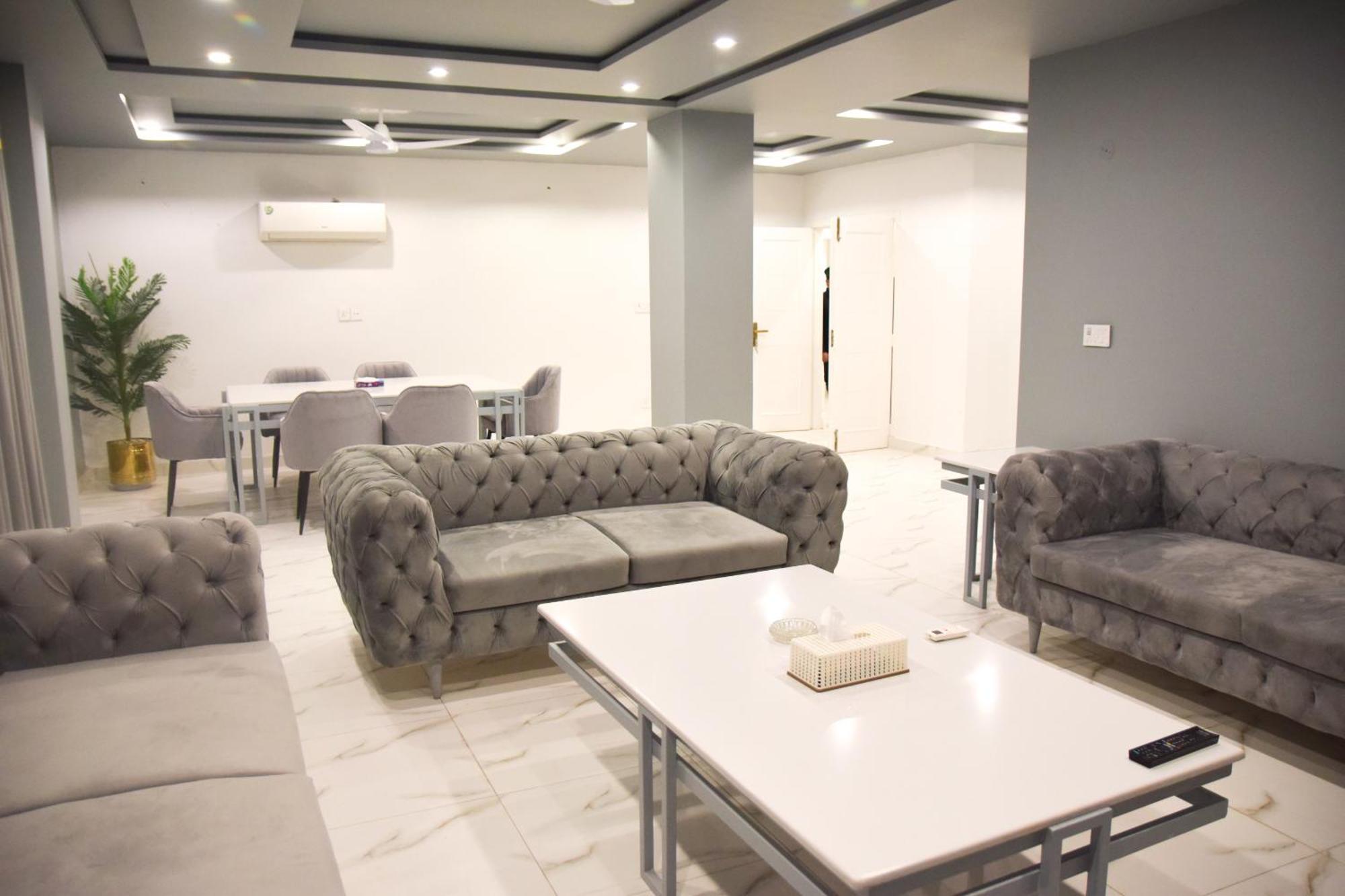 Luxe Suites Bahria Town 라호르 외부 사진